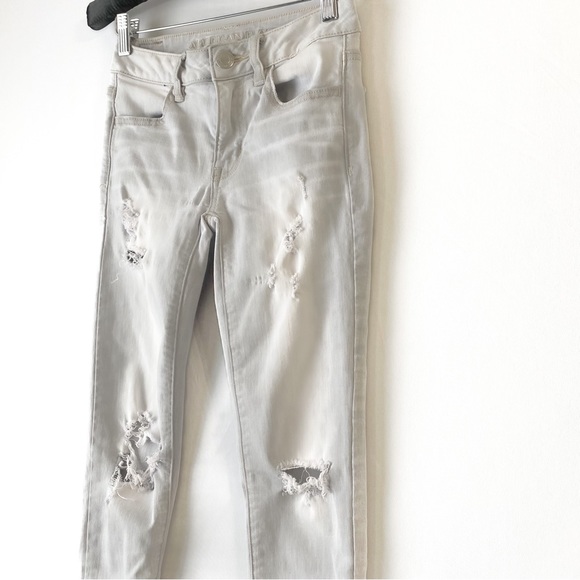 American Eagle grey super stretch low rise distressed jegging - Picture 3 of 16